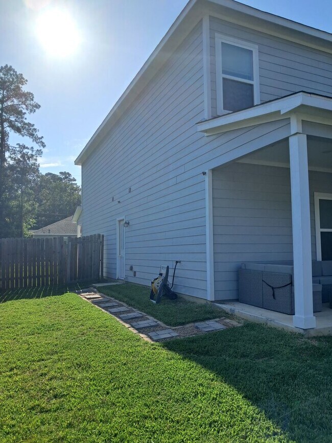 Building Photo - 15834 Beechnut Dr