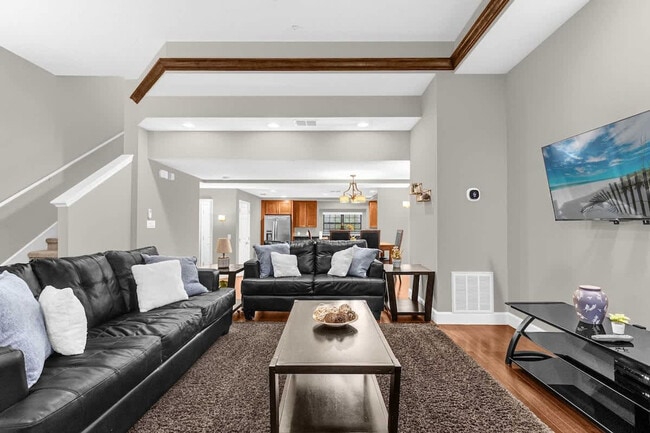 Building Photo - 14590 Damai Ln