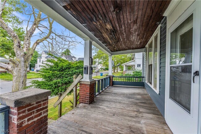 Foto del edificio - 1231 W 5th St