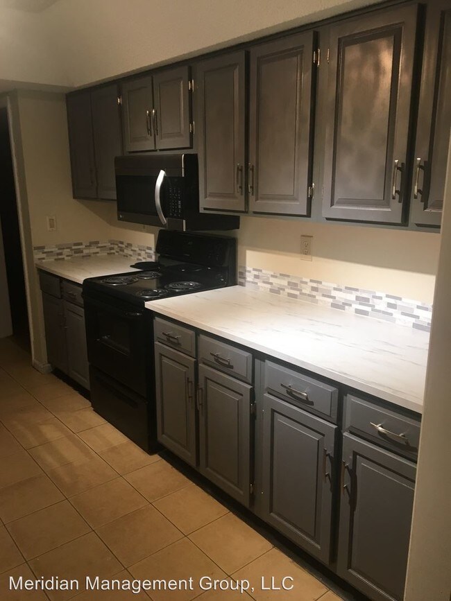 Building Photo - 2 br, 2.5 bath House - 2972 Woodruff Drive