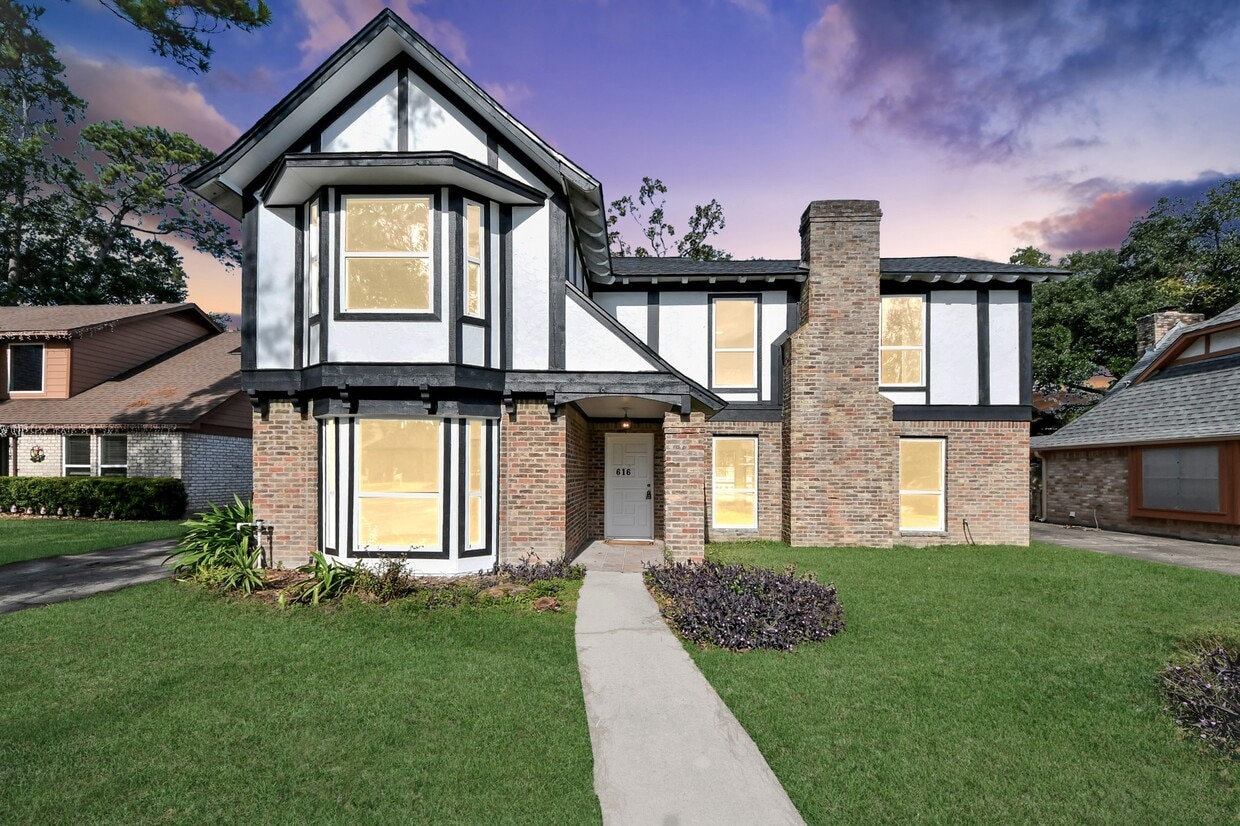 Primary Photo - 616 S Rivershire Dr