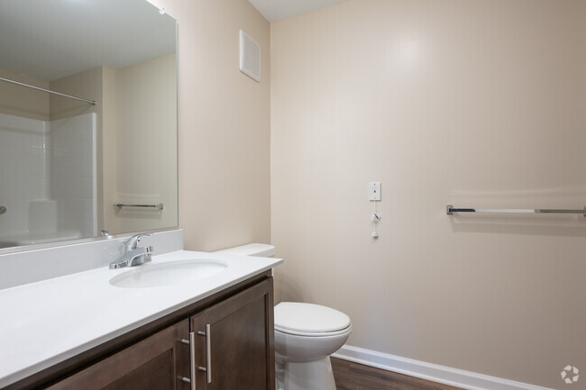 1BR, 1BA - Bathroom - The Arbors at Pembroke