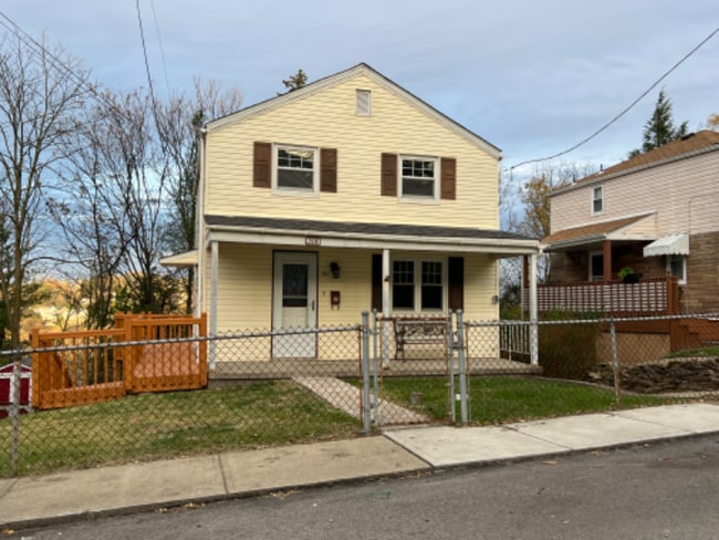 Photo - 706 Hestor Dr House