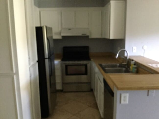 Foto del edificio - 151 W Glaucus St