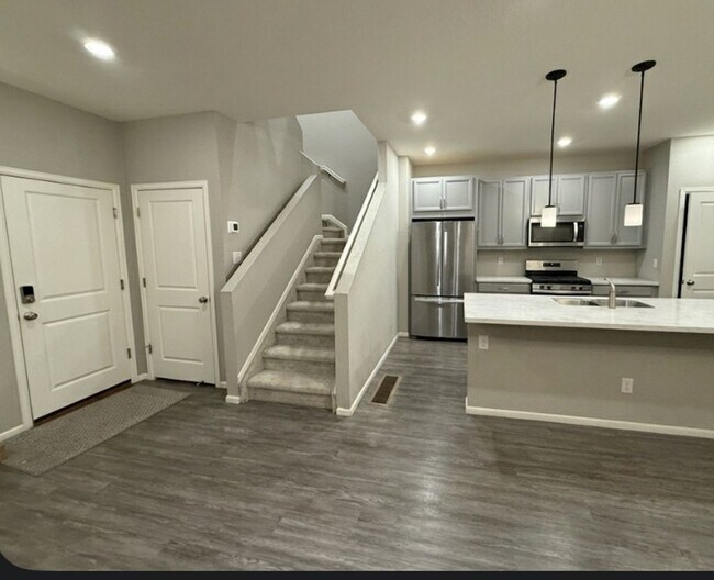 Building Photo - Charming 3BR Townhome in Aurora