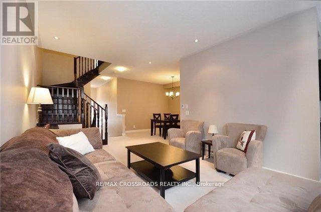 Photo du bâtiment - 158 Harvest Hills Blvd