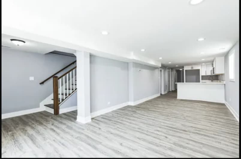 Primary Photo - 4340 W Maypole Ave