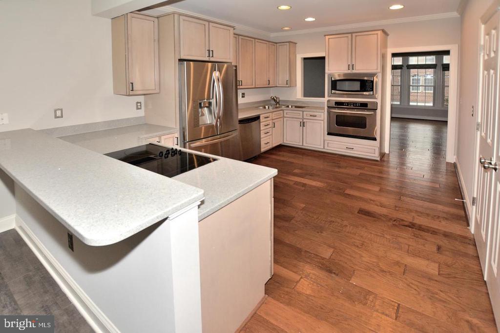 Foto principal - 103 Washington Square Ct