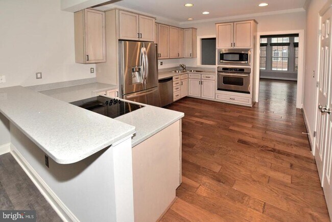 Building Photo - 103 Washington Square Ct