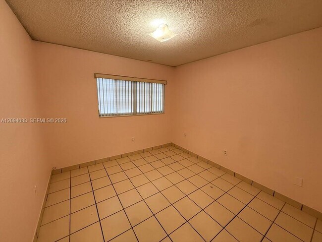 Foto del edificio - 159 W 8th St