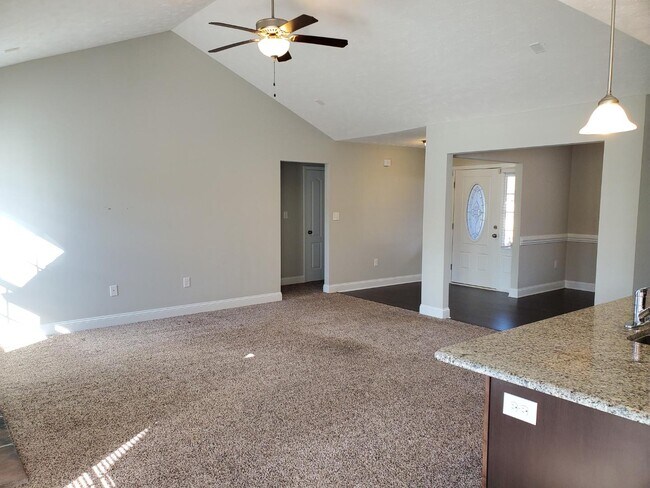 Building Photo - 3126 Thrower Rd