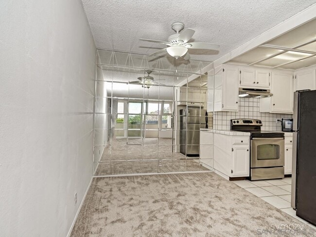 Building Photo - 2510 Torrey Pines Rd
