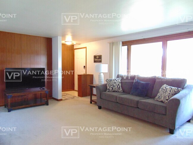 Building Photo - 2077 Wildwood Ln