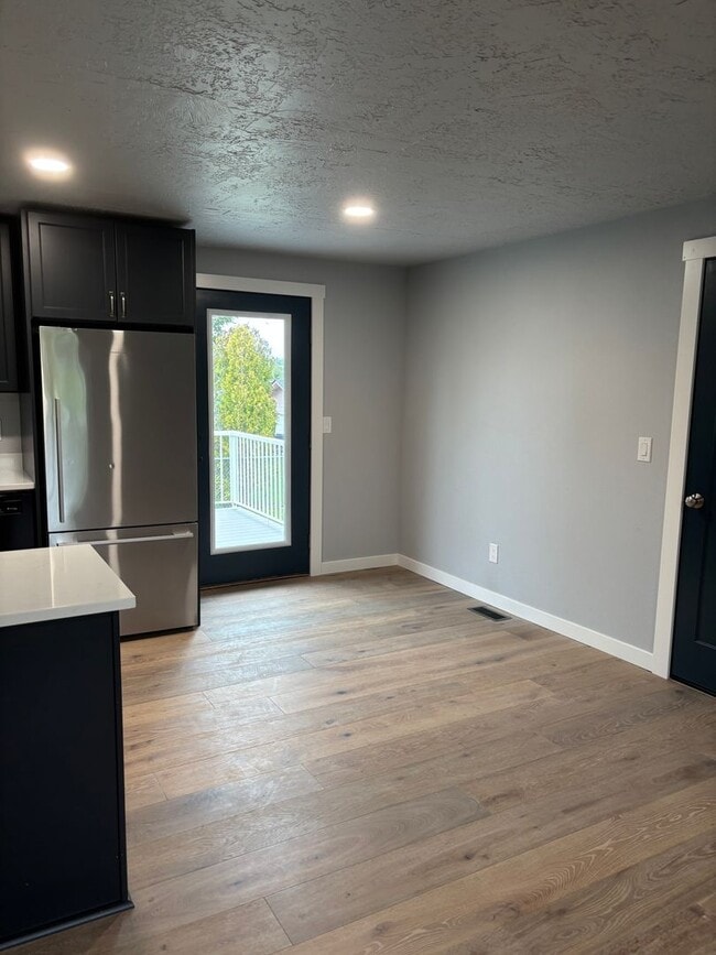 Building Photo - 3 Bed Home with Yard, Garage + In-Unit W/D