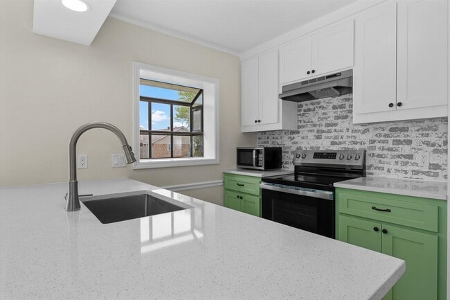 Building Photo - 5303 Susanna Dr