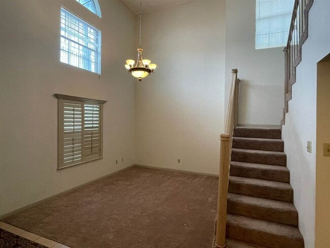 Building Photo - 262 W Calton Rd