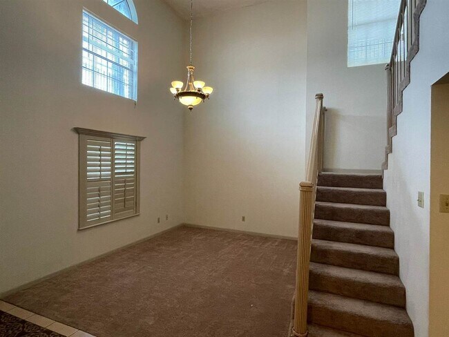 Foto del edificio - 262 W Calton Rd