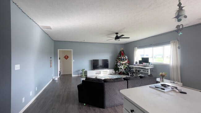 Building Photo - Fieldstone at the Crossing...LARGE 3 Bed 2...