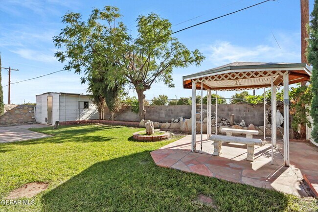 Foto del edificio - 390 Arvin Cir