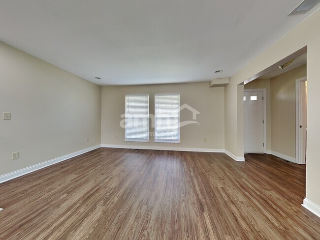 Foto del edificio - 1811 Sumpter Ct