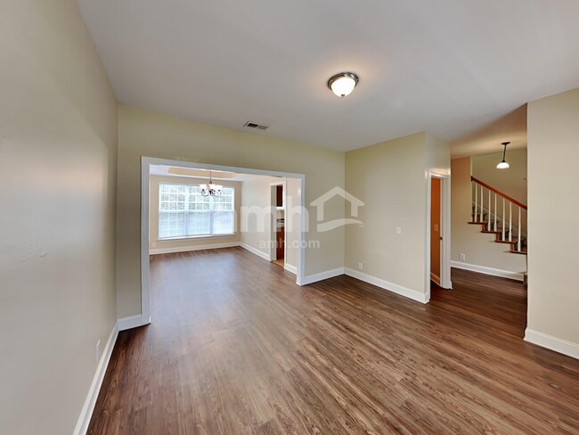 Foto del edificio - 6728 Autumn Oaks Dr