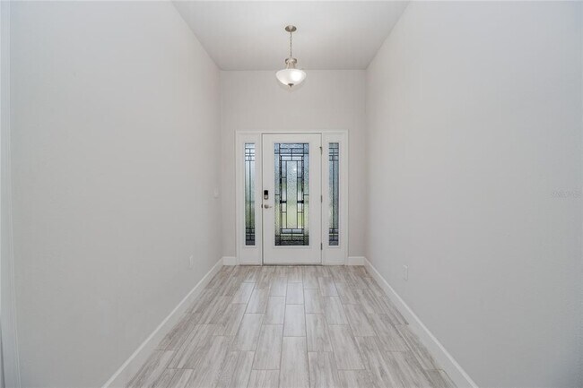 Building Photo - 4903 Vue Delac Pass