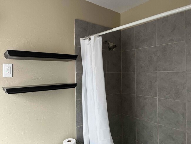 Foto del edificio - 3805 Windsor Dr