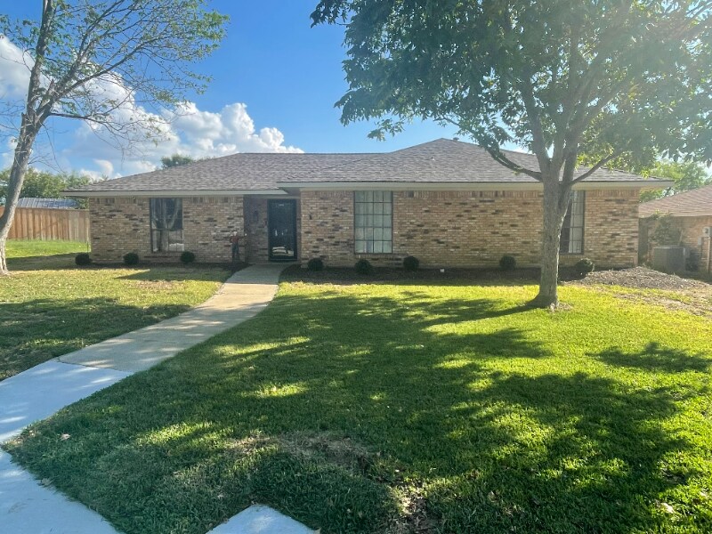 Primary Photo - 1111 Lopo Cir