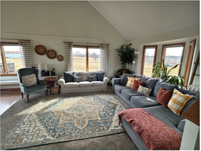 Foto del edificio - 5833 N Clear Creek Rd