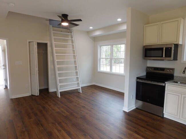 Foto del edificio - 180 Alexander Wy S