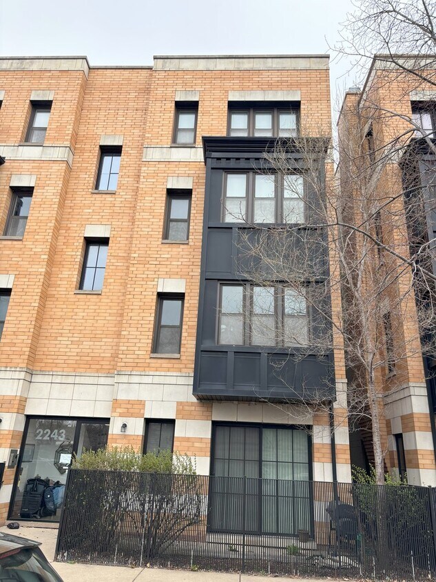 Primary Photo - 2243 N Lister Ave