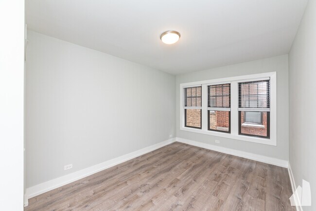 Building Photo - 1128 Maple