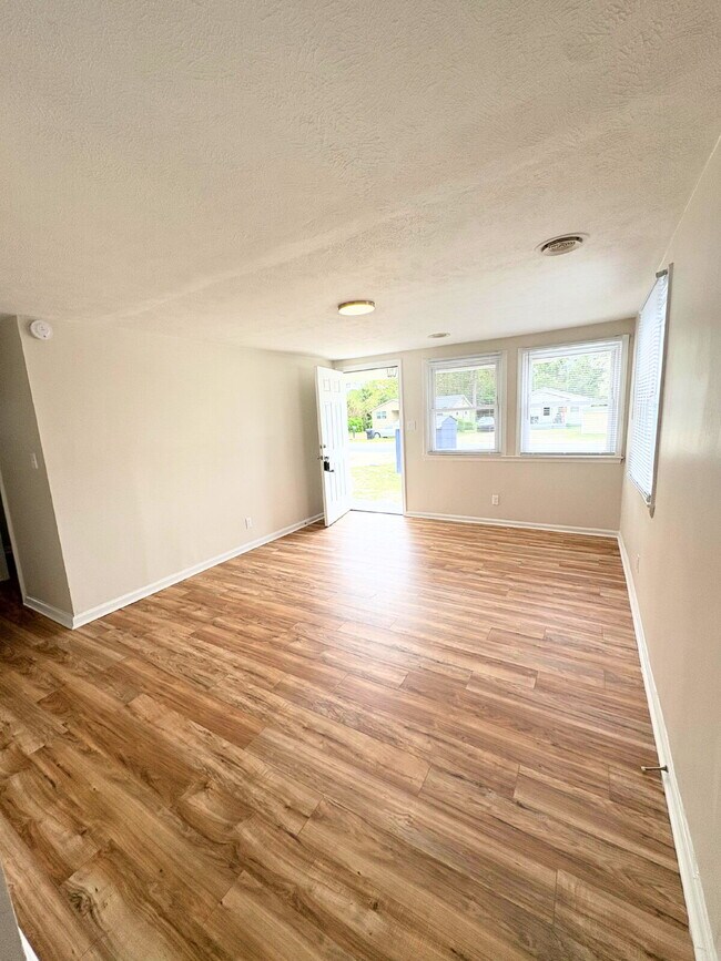 Building Photo - 218 Canady St