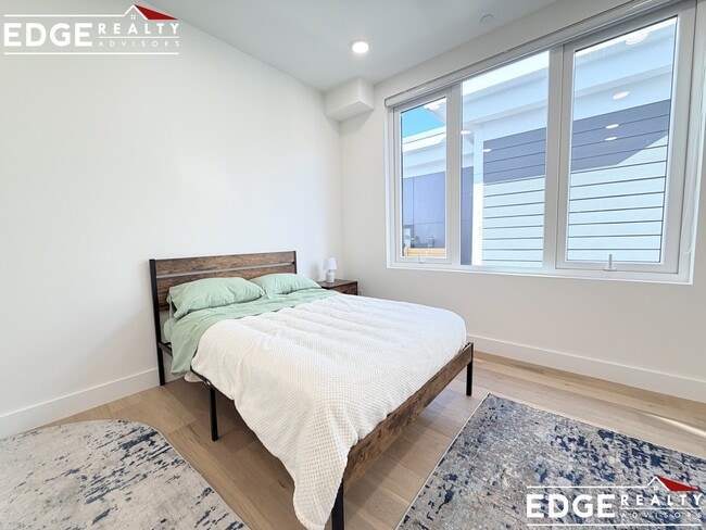 Building Photo - 38 Hichborn St