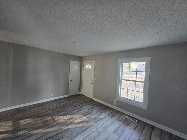 Foto del edificio - Beautiful Downtown Enterprise