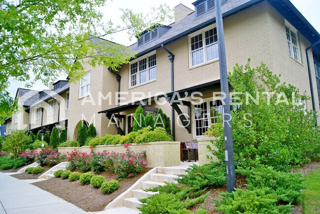 Foto del edificio - DEPOSIT PENDING! Beautiful Loft Style Town...
