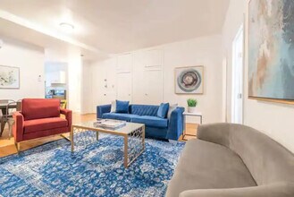 Building Photo - 415 W 37th St