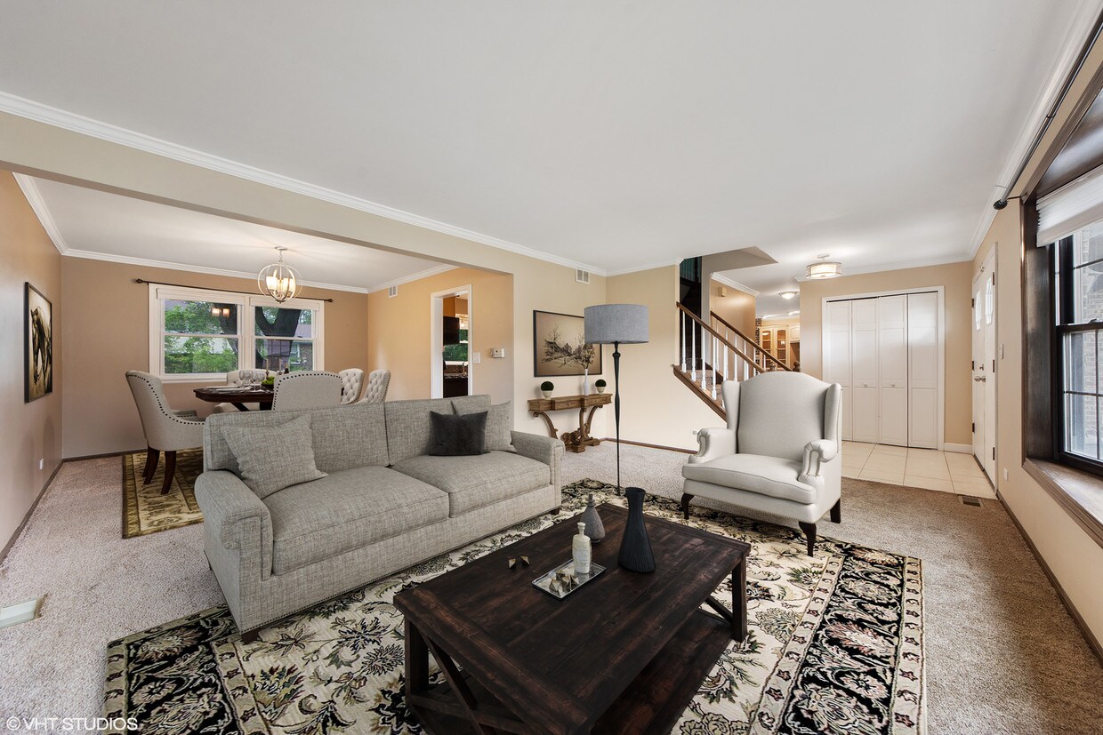 1624 E Crabtree Dr, Arlington Heights, IL 60004 House Rental in