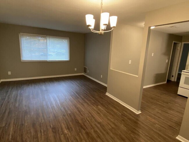 Foto del edificio - 7857 Harrison Ave
