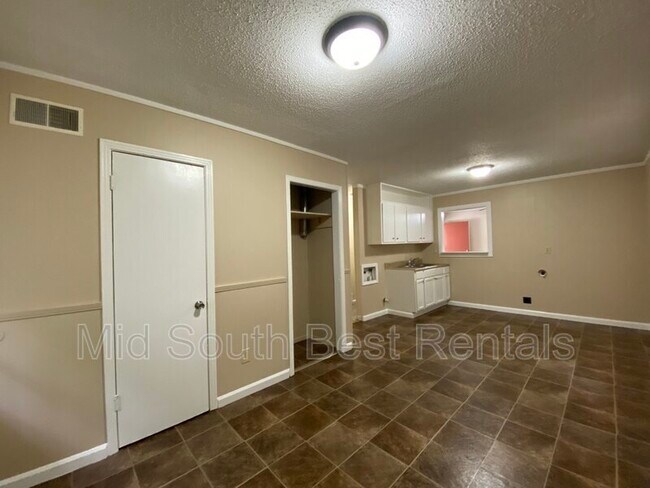 Foto del edificio - 1899 Willow Wood Ave