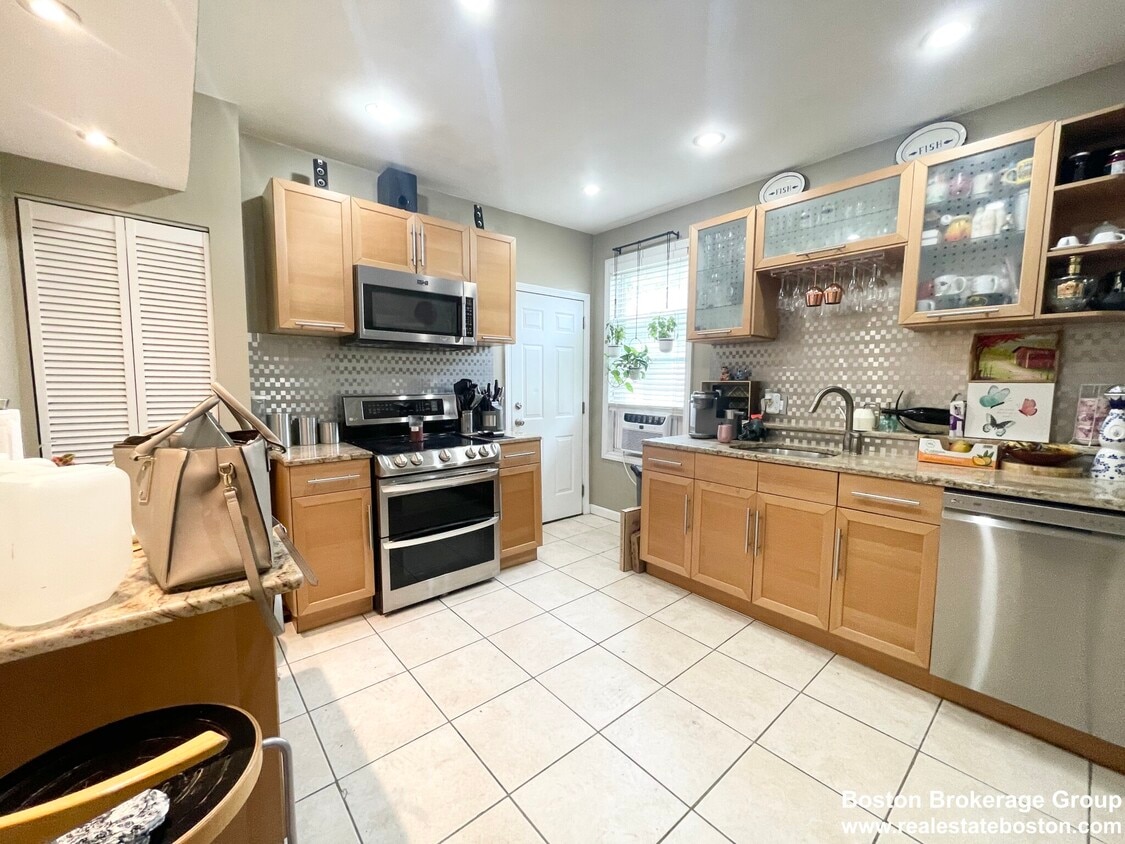 Photo - 9 Mount Pleasant Ave. #3 Roxbury