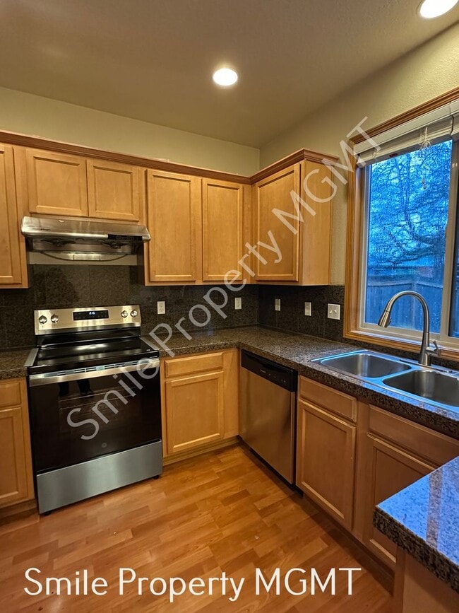 Foto del edificio - Lovely house with 4 bedrooms and 2.5 bathroom.