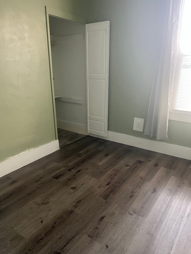 Foto del edificio - 2163 Lemay St