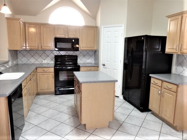 Building Photo - 5712 Rio Grande Dr