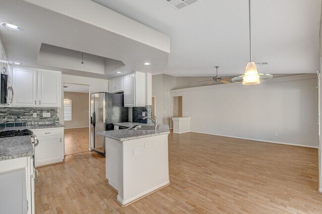 Foto del edificio - POOL House in Silverado Ranch!