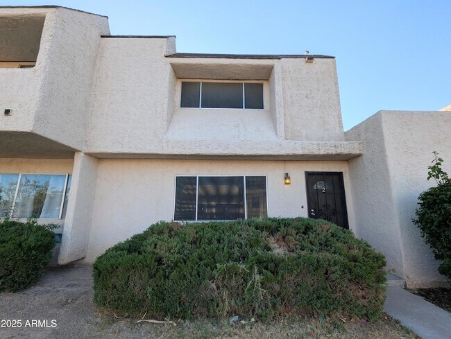 Foto del edificio - 2233 W Farmdale Ave