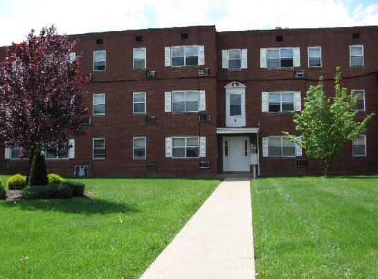 Building Photo - Beechwood Garden Apartments