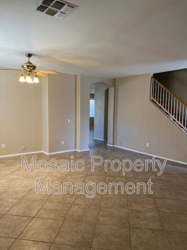 Building Photo - 3938 E Remington Dr