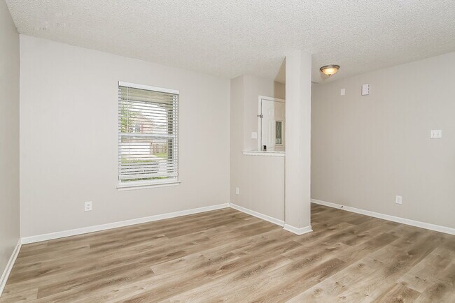 Foto del edificio - 8943 Browns Valley Ln
