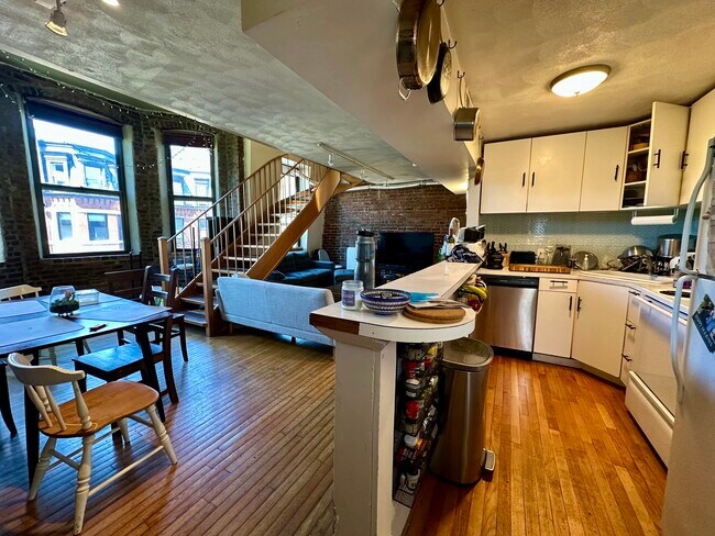 Building Photo - 279 Newbury St